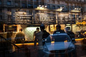 widok na między bułkami z ulicy